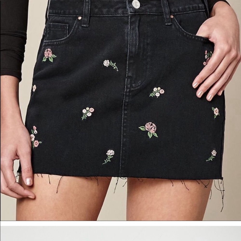 PACSUN black denim embroidered skirt‎